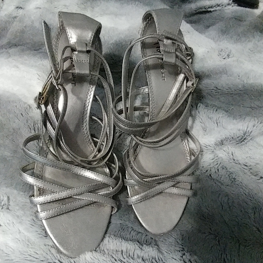 Fioni Silver Open-Toe Heels